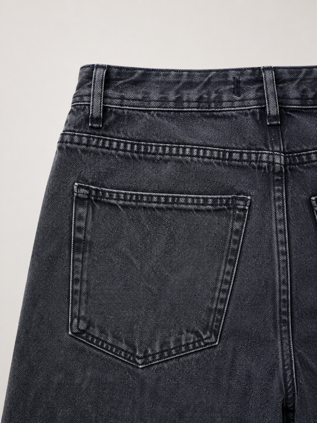 Relaxed Tapered Jeans – Vintage Black