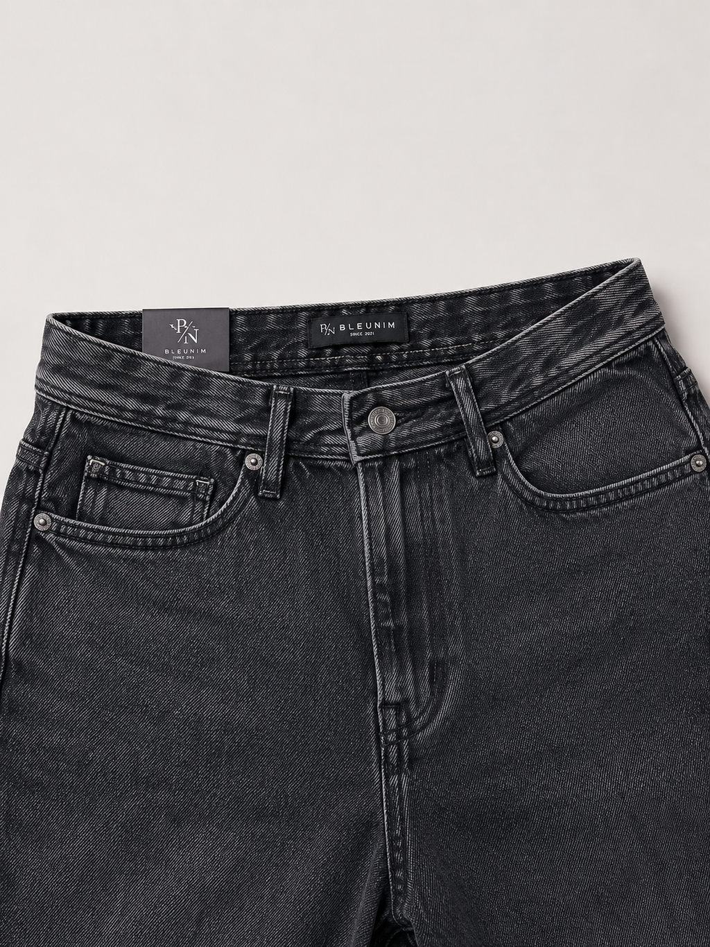 Relaxed Tapered Jeans – Vintage Black