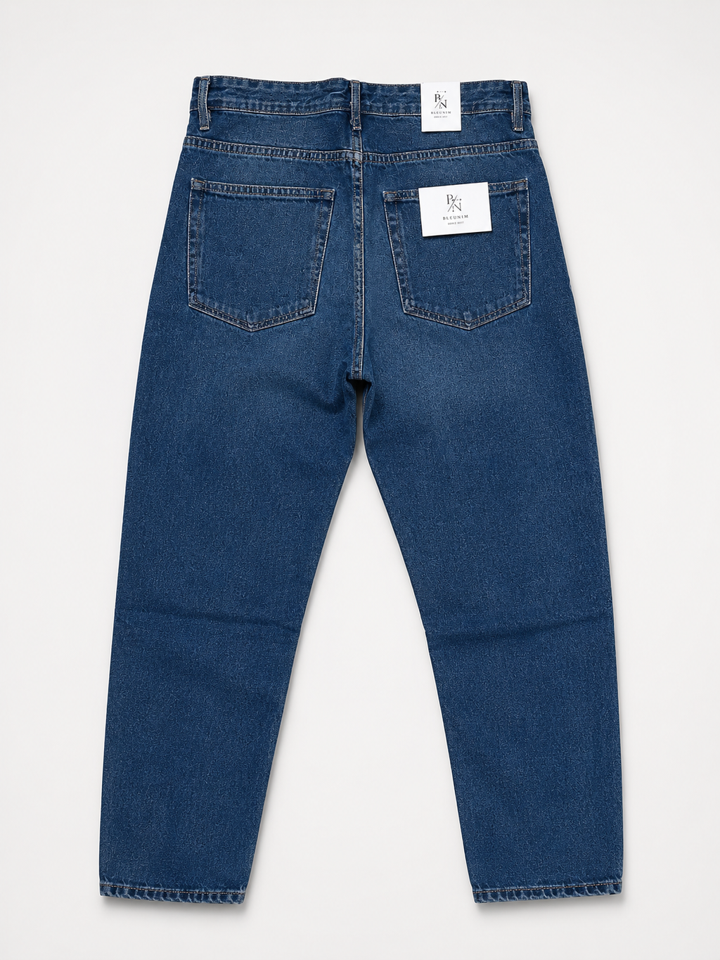 Relaxed Tapered Jeans – Classic Blue