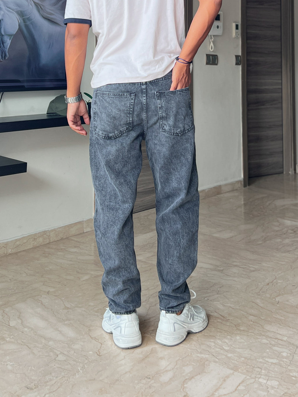 Relaxed Tapered Jeans