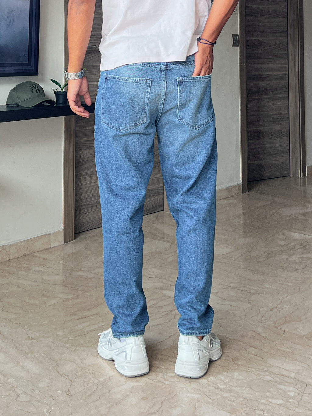 Relaxed Tapered Jeans