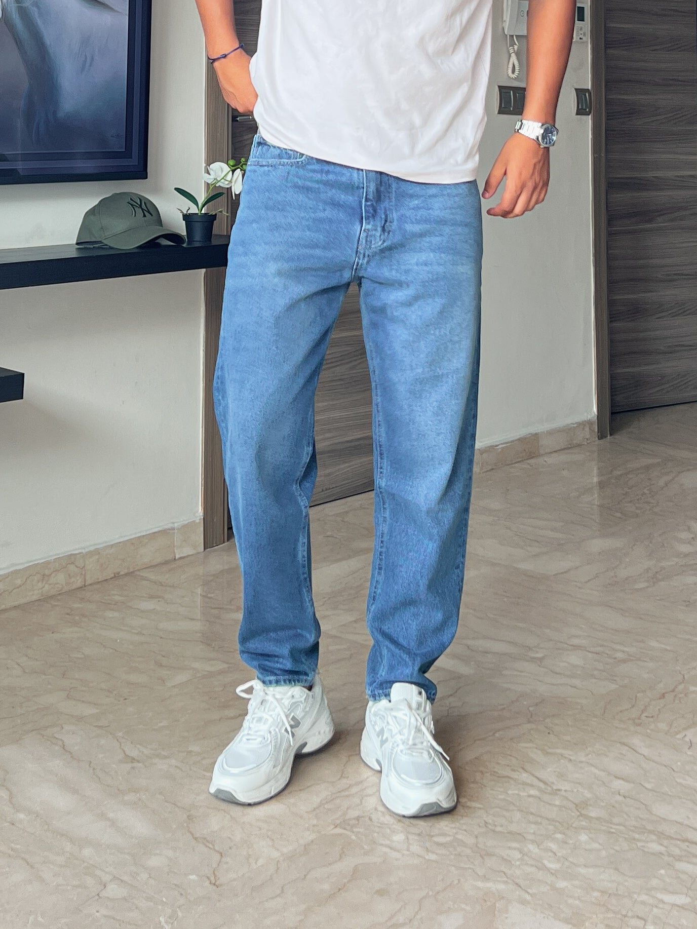 Relaxed Tapered Jeans